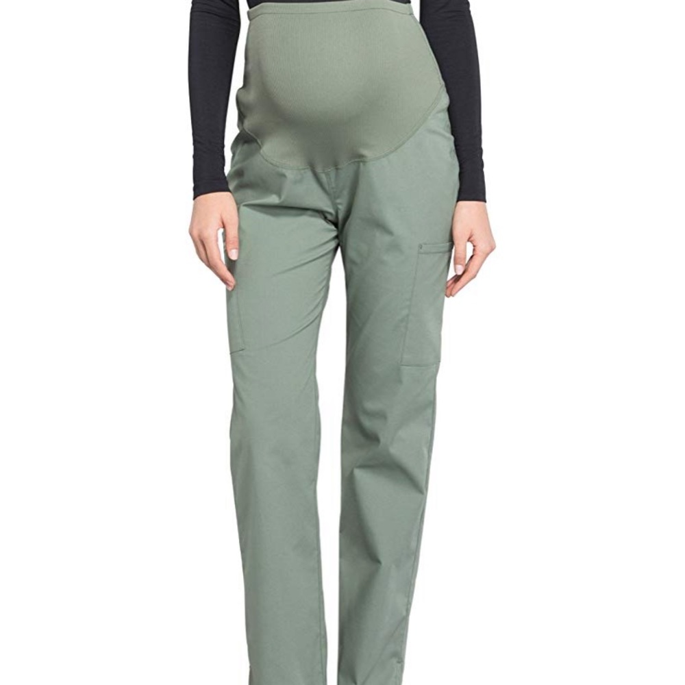 Army green maternity scrub bottoms. 👩🏼‍⚕️